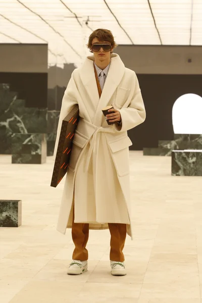 Look 57